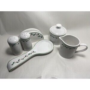 Trisha Holiday Hostess Set Spoon Rest Super Creamer Salt &Pepper Shakers